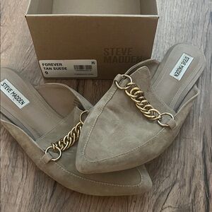 Steve Madden Tan Suede Mules with Gold Chain